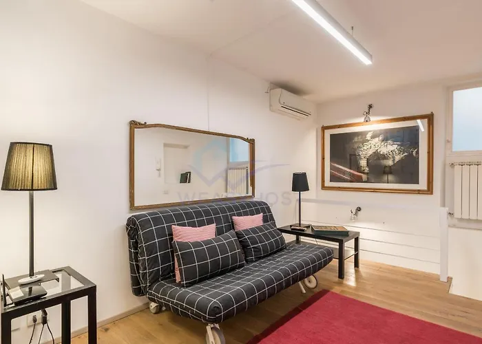 Trilussa Charming Tower Apartment